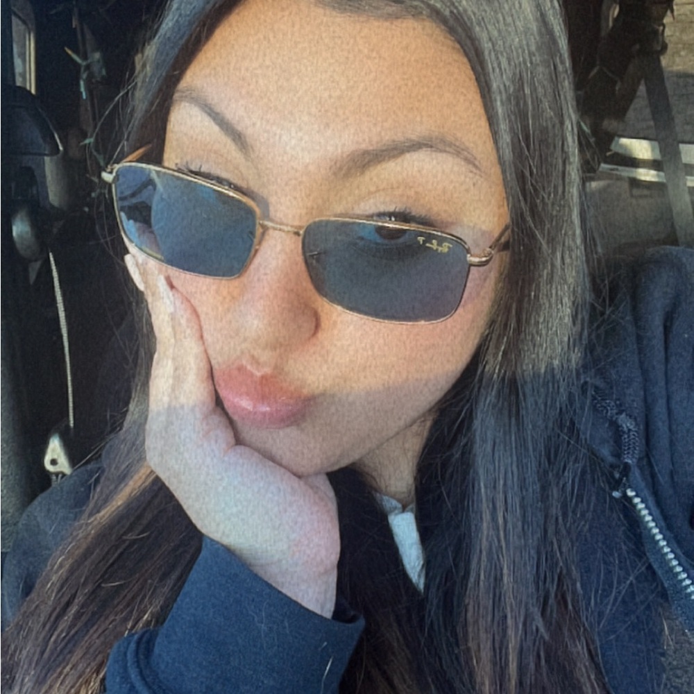 Meet your Posher, Angelina